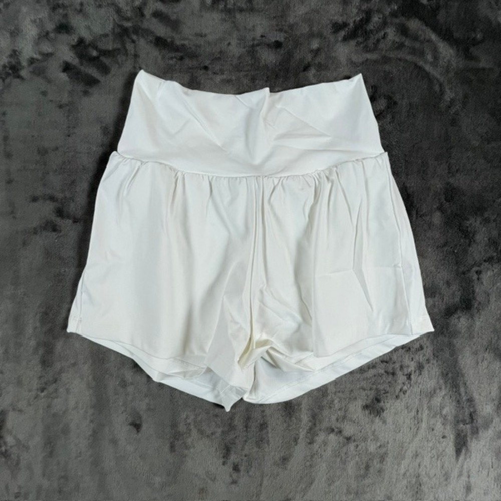 Halara SoftlyZero Airy Super High Waisted 2-in-1 InstantCool Yoga Shorts White M